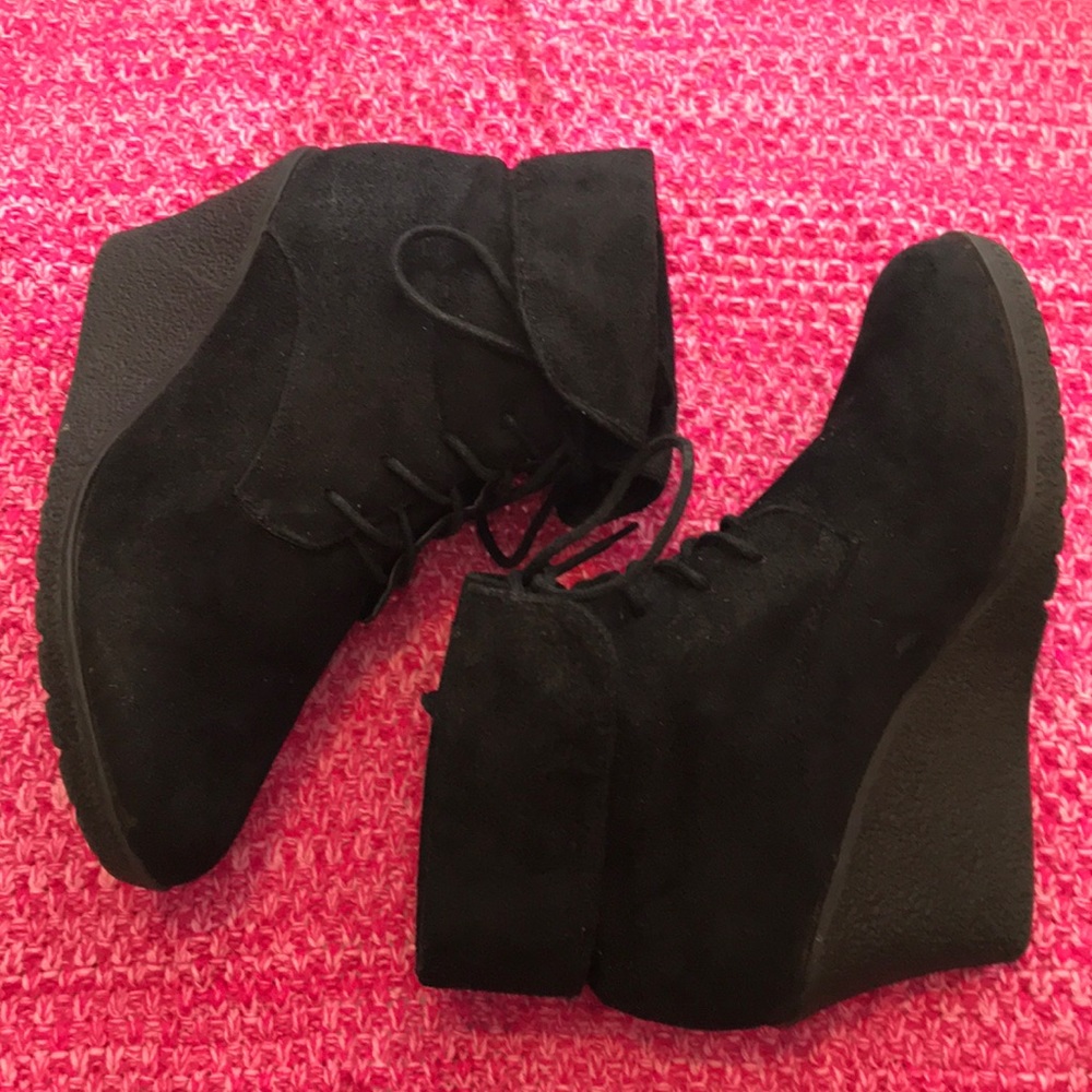 Rue 21 Black heeled suede boots.